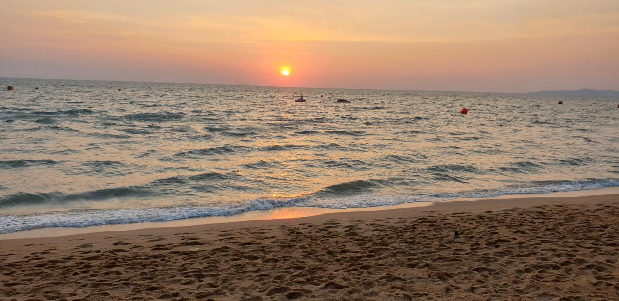 Dusit Grand Condo View Jomtien Beach Dış mekan fotoğraf